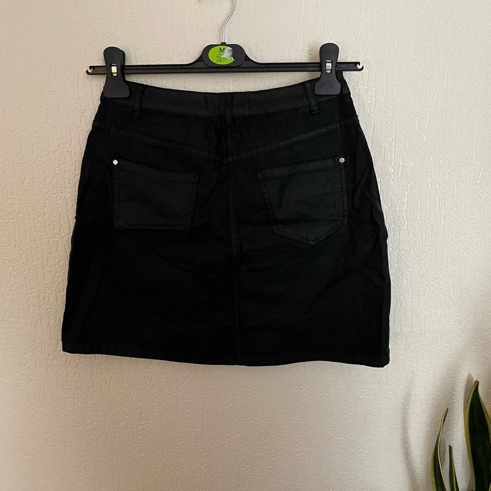 Primark Leather Look Zip Up Mini Skirt Size 8 - Picture 3 of 6